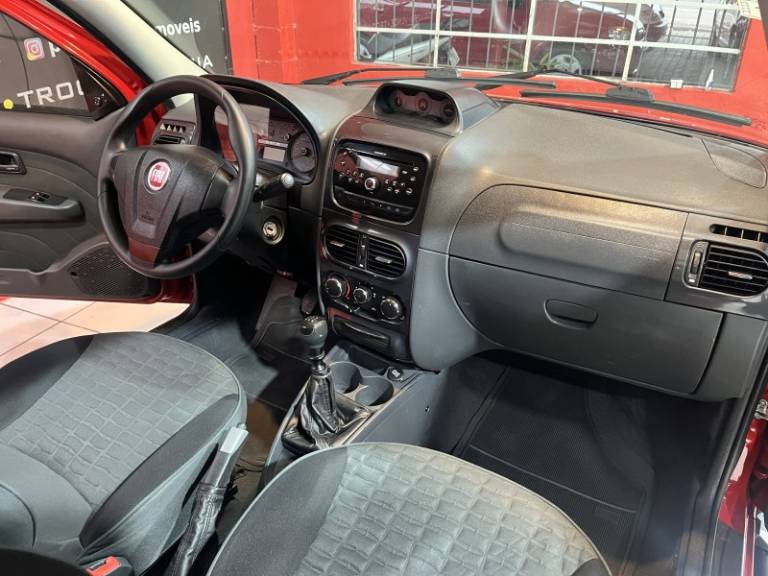 FIAT - STRADA - 2012/2013 - Vermelha - R$ 58.900,00