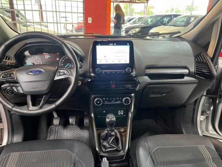 FORD - ECOSPORT - 2017/2018 - Prata - R$ 74.900,00