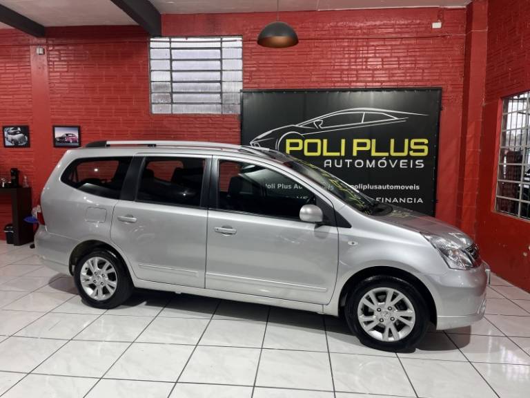 NISSAN - GRAND LIVINA - 2014/2014 - Prata - R$ 51.900,00