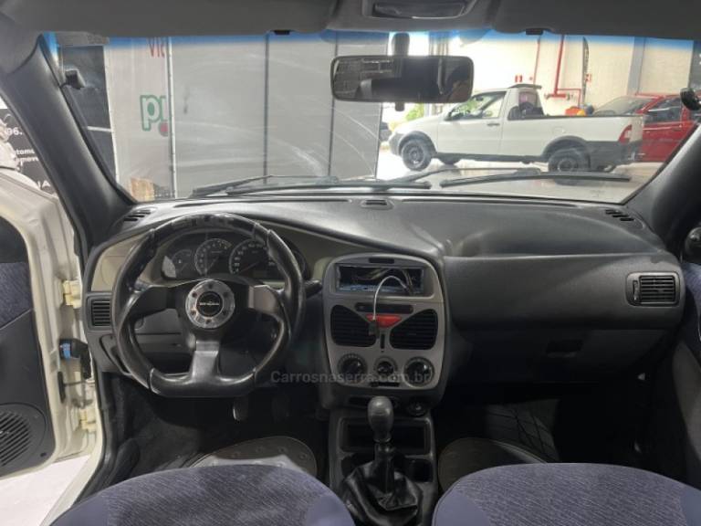 FIAT - PALIO - 2002/2002 - Branca - R$ 21.900,00