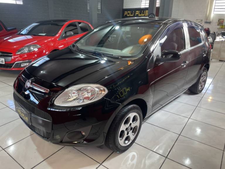 FIAT - PALIO - 2012/2013 - Preta - R$ 36.900,00