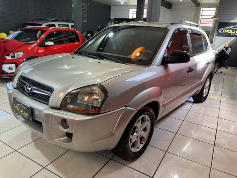 HYUNDAI - TUCSON - 2010/2010 - Prata - R$ 44.900,00