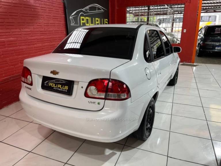 CHEVROLET - CLASSIC - 2011/2012 - Branca - R$ 23.900,00