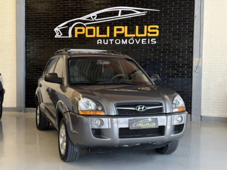 HYUNDAI - TUCSON - 2010/2011 - Prata - R$ 44.900,00