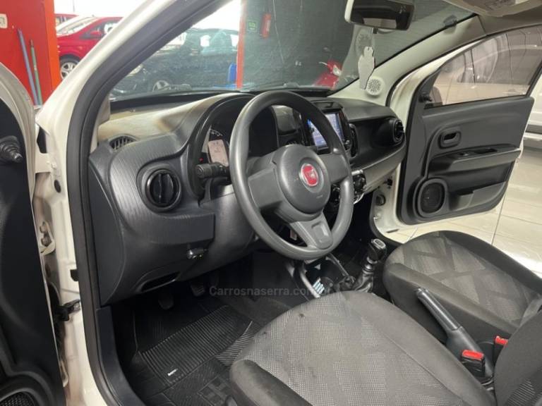 FIAT - MOBI - 2017/2018 - Branca - R$ 45.900,00