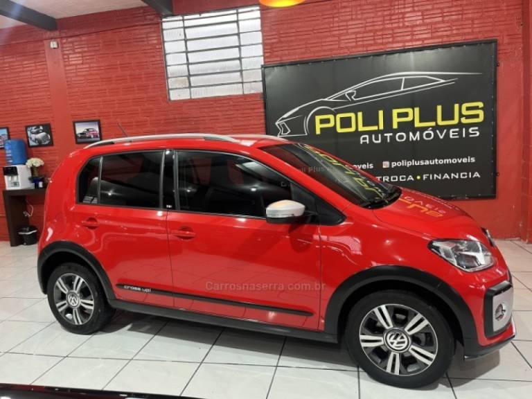 VOLKSWAGEN - UP - 2018/2019 - Vermelha - R$ 68.900,00