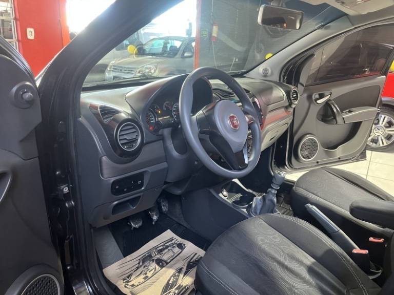 FIAT - GRAND SIENA - 2012/2012 - Preta - R$ 37.900,00