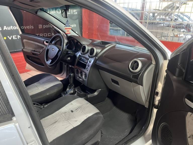 FORD - FIESTA - 2007/2008 - Prata - R$ 24.900,00