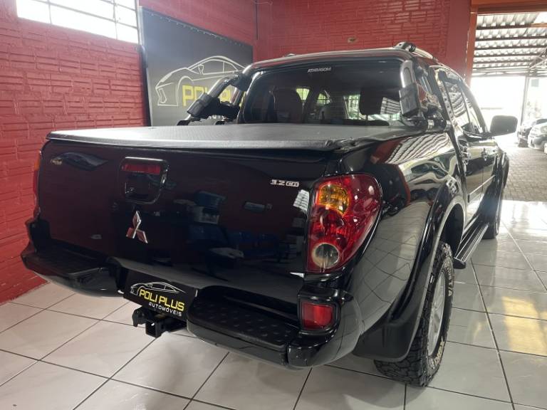 MITSUBISHI - L200 TRITON - 2009/2010 - Preta - R$ 94.900,00