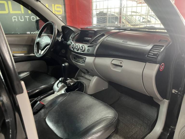 MITSUBISHI - L200 TRITON - 2009/2010 - Preta - R$ 94.900,00