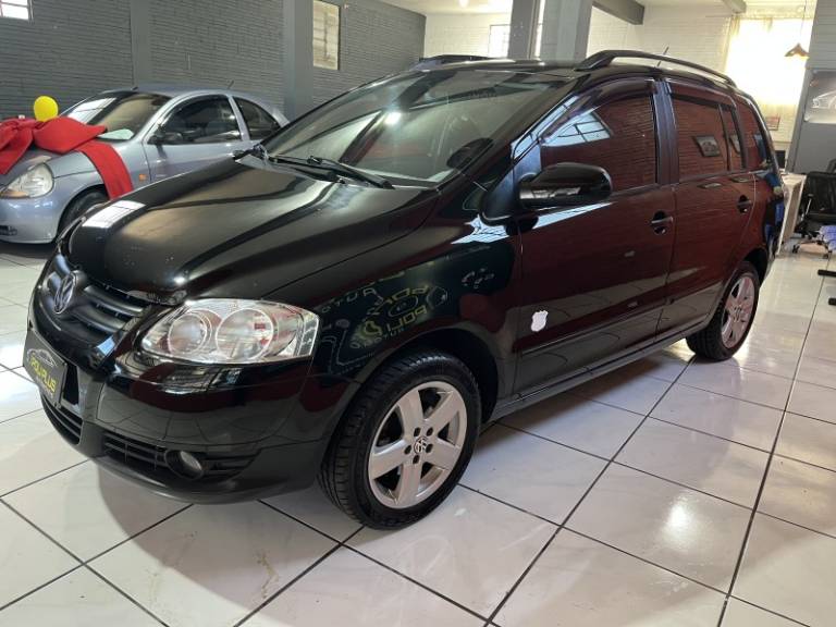 VOLKSWAGEN - SPACEFOX - 2009/2010 - Preta - R$ 36.900,00