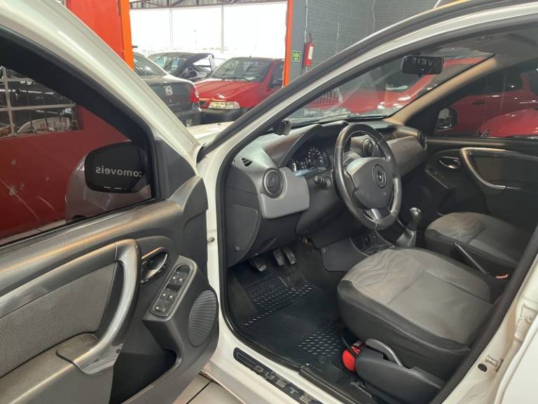 RENAULT - DUSTER - 2013/2014 - Branca - R$ 54.900,00