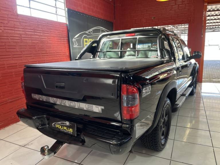 CHEVROLET - S10 - 2010/2011 - Preta - R$ 69.900,00