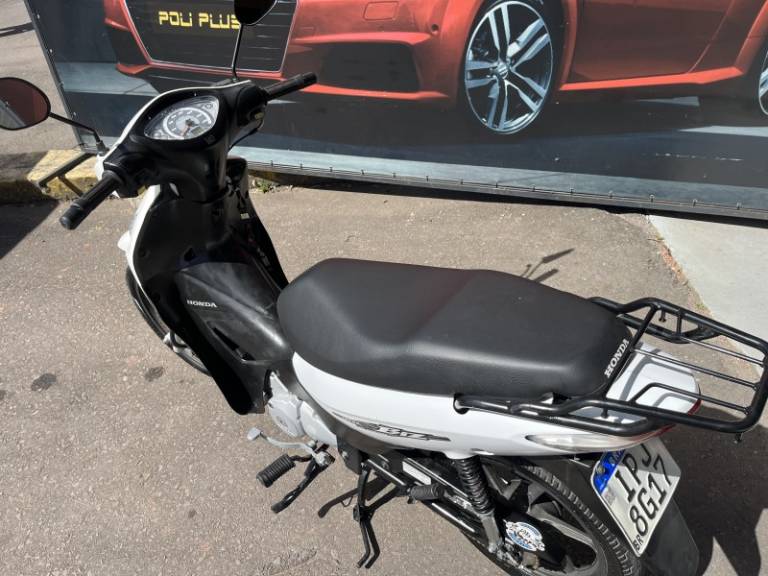 HONDA - BIZ 125 - 2008/2009 - Branca - R$ 9.900,00
