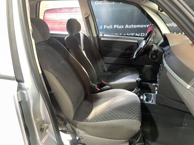 CHEVROLET - MERIVA - 2009/2010 - Prata - R$ 29.900,00