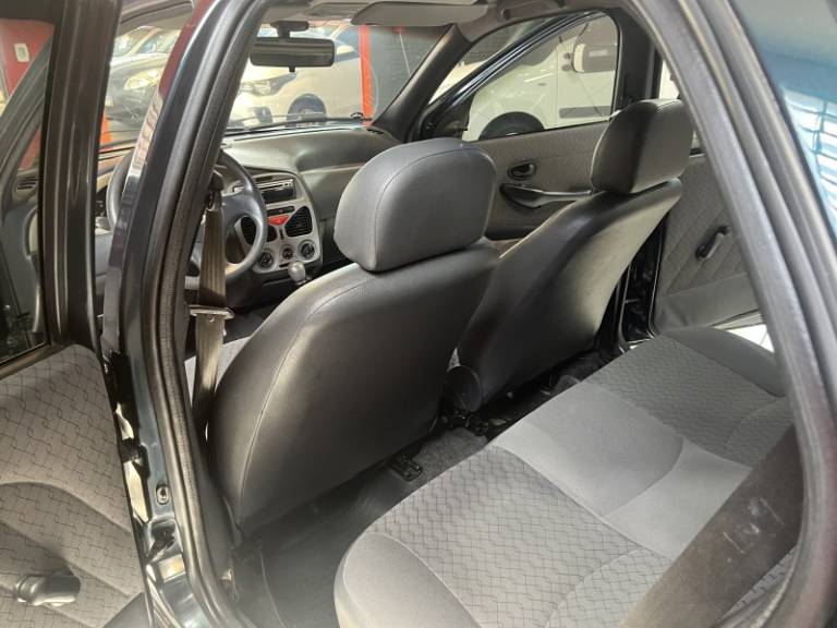 FIAT - PALIO - 2004/2004 - Verde - R$ 24.900,00