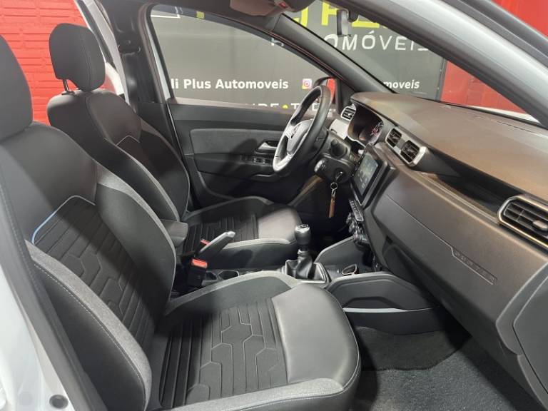 RENAULT - DUSTER - 2024/2025 - Branca - R$ 115.900,00
