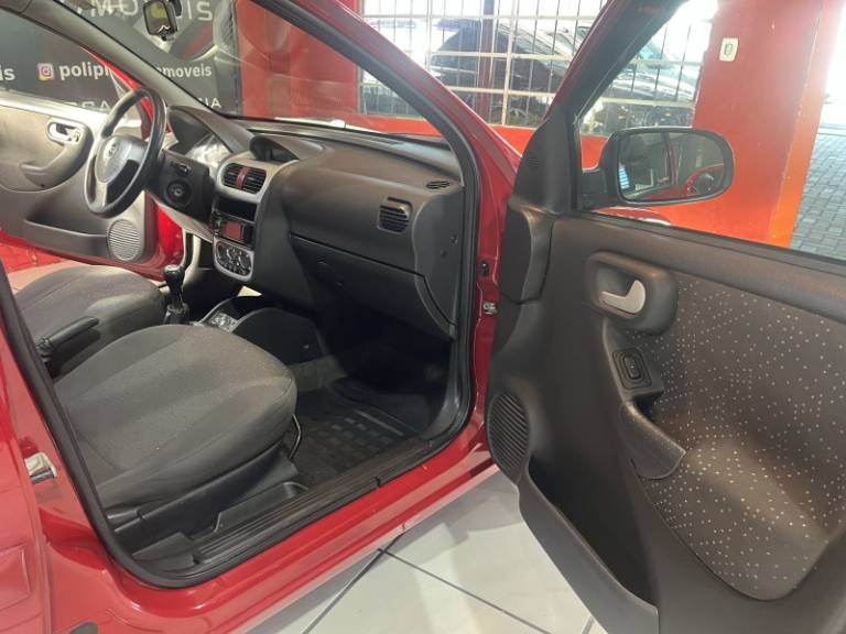 CHEVROLET - CORSA - 2009/2009 - Vermelha - R$ 32.900,00