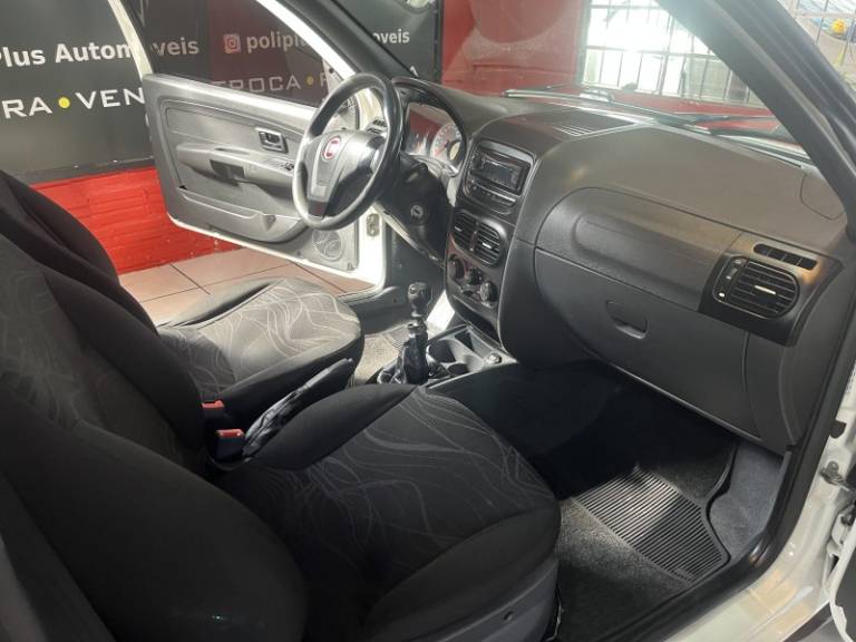 FIAT - STRADA - 2019/2020 - Branca - R$ 56.900,00