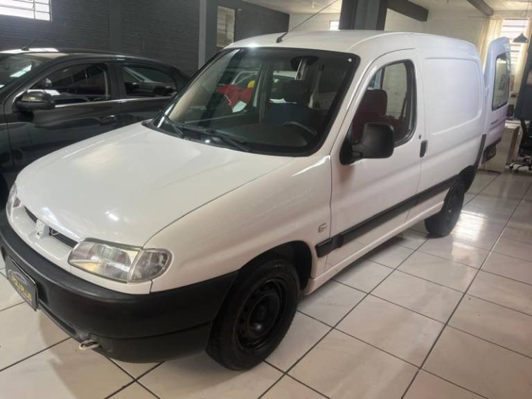 PEUGEOT - PARTNER - 2008/2009 - Branca - R$ 29.900,00