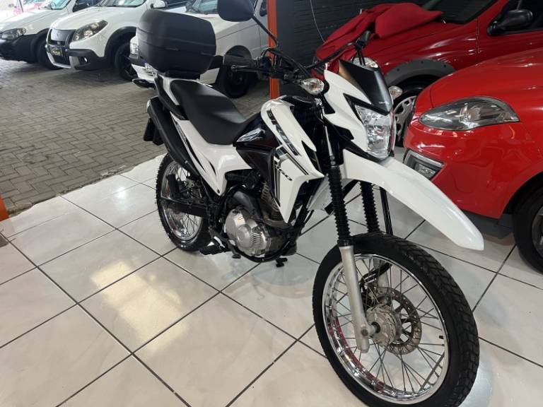 HONDA - NXR 160 - 2022/2023 - Branca - R$ 21.900,00
