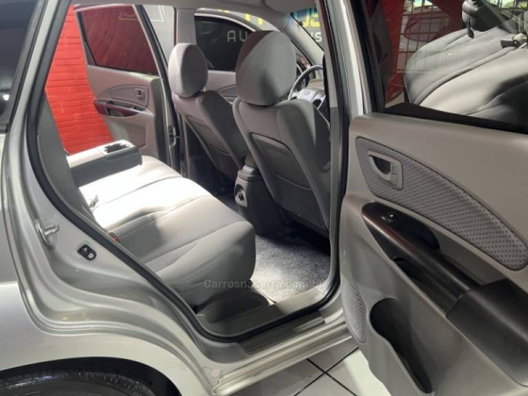 HYUNDAI - TUCSON - 2010/2010 - Prata - R$ 44.900,00