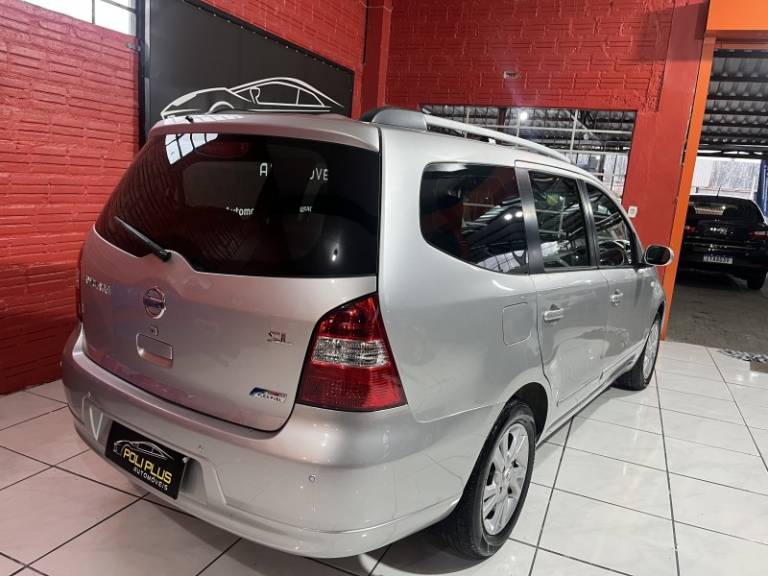 NISSAN - GRAND LIVINA - 2014/2014 - Prata - R$ 51.900,00