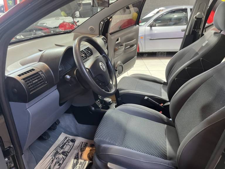 VOLKSWAGEN - SPACEFOX - 2009/2010 - Preta - R$ 36.900,00