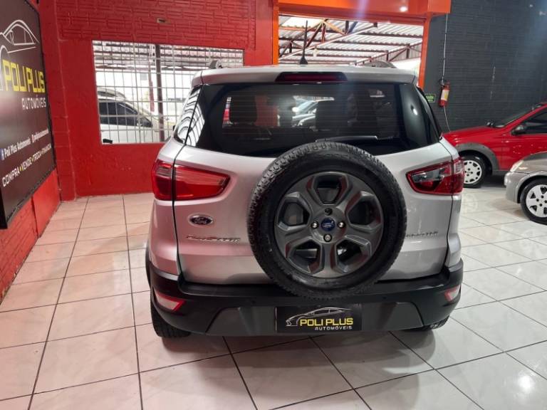 FORD - ECOSPORT - 2017/2018 - Prata - R$ 74.900,00
