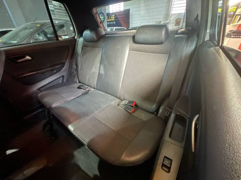 VOLKSWAGEN - FOX - 2013/2014 - Branca - R$ 43.900,00