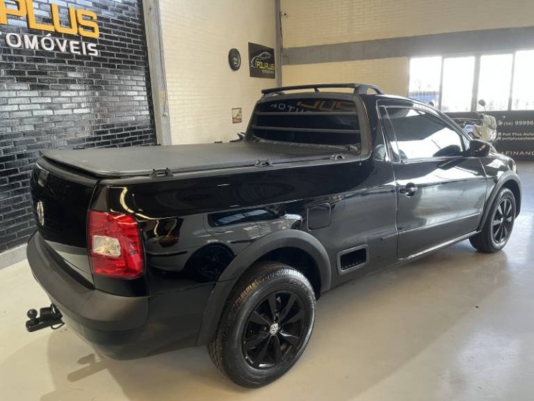 VOLKSWAGEN - SAVEIRO - 2014/2014 - Preta - R$ 44.900,00