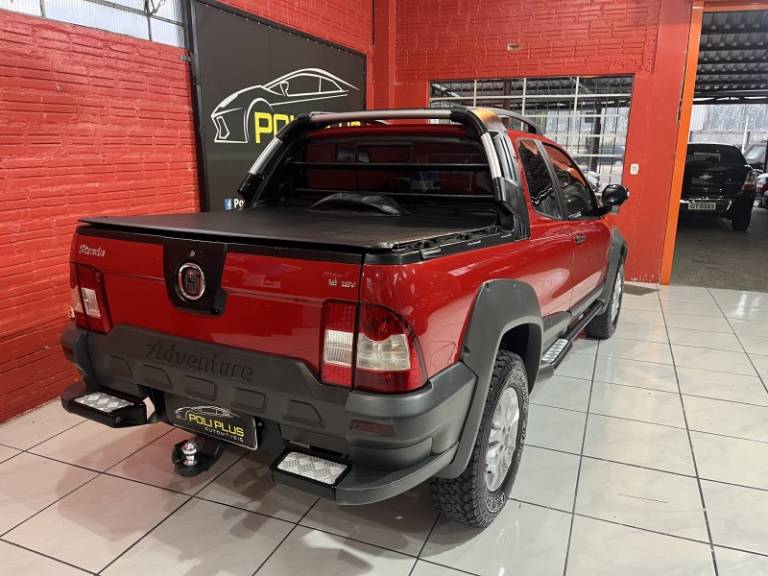 FIAT - STRADA - 2012/2013 - Vermelha - R$ 58.900,00