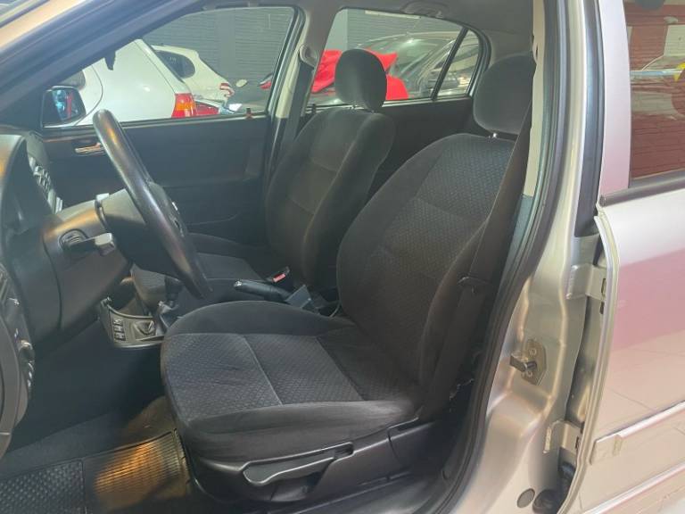 CHEVROLET - ASTRA - 2011/2011 - Prata - R$ 37.900,00