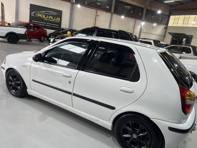 FIAT - PALIO - 2002/2002 - Branca - R$ 21.900,00