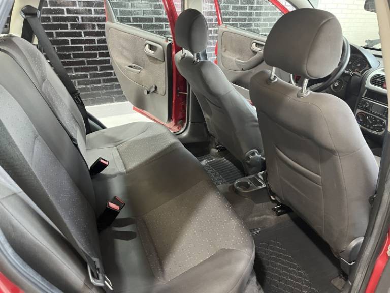 CHEVROLET - CORSA - 2009/2009 - Vermelha - R$ 30.900,00