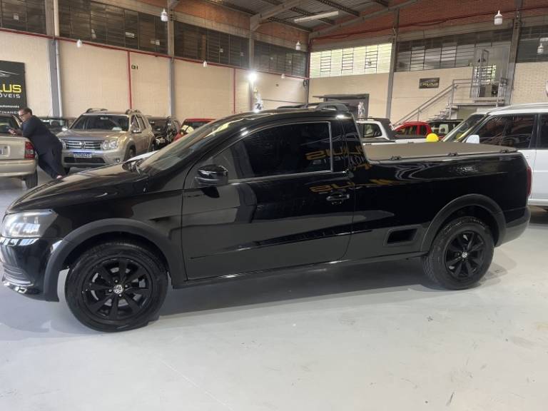 VOLKSWAGEN - SAVEIRO - 2014/2014 - Preta - R$ 44.900,00