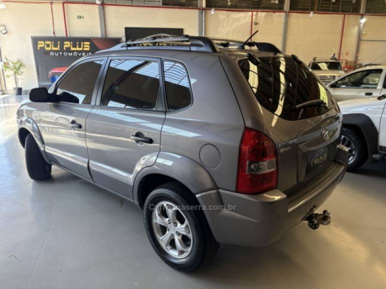 HYUNDAI - TUCSON - 2010/2011 - Prata - R$ 44.900,00