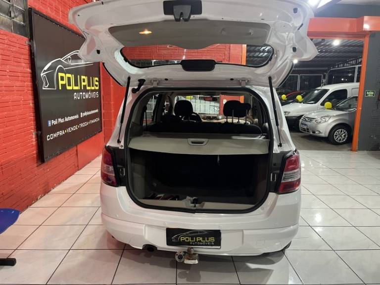 CHEVROLET - SPIN - 2013/2014 - Branca - R$ 46.900,00
