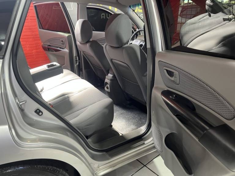 HYUNDAI - TUCSON - 2010/2010 - Prata - R$ 44.900,00