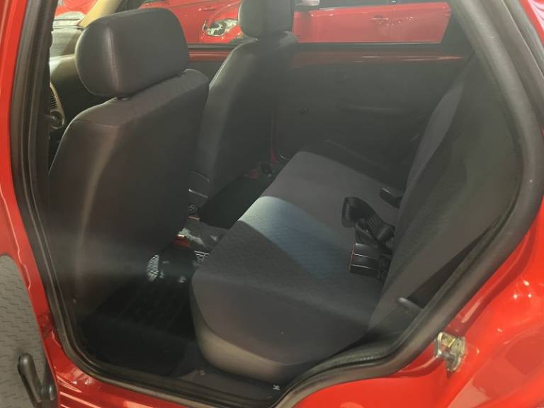 FIAT - PALIO - 2004/2005 - Vermelha - R$ 24.900,00