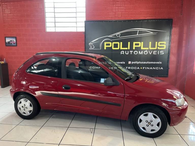 CHEVROLET - CELTA - 2004/2004 - Vermelha - R$ 17.900,00