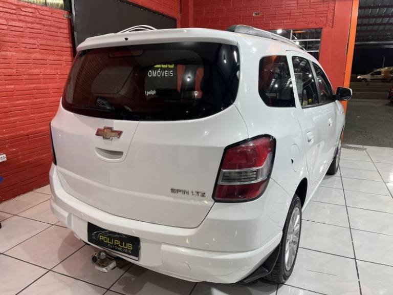 CHEVROLET - SPIN - 2013/2014 - Branca - R$ 46.900,00