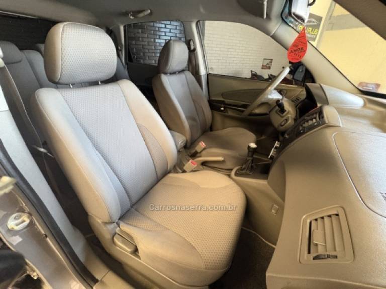 HYUNDAI - TUCSON - 2010/2011 - Prata - R$ 44.900,00