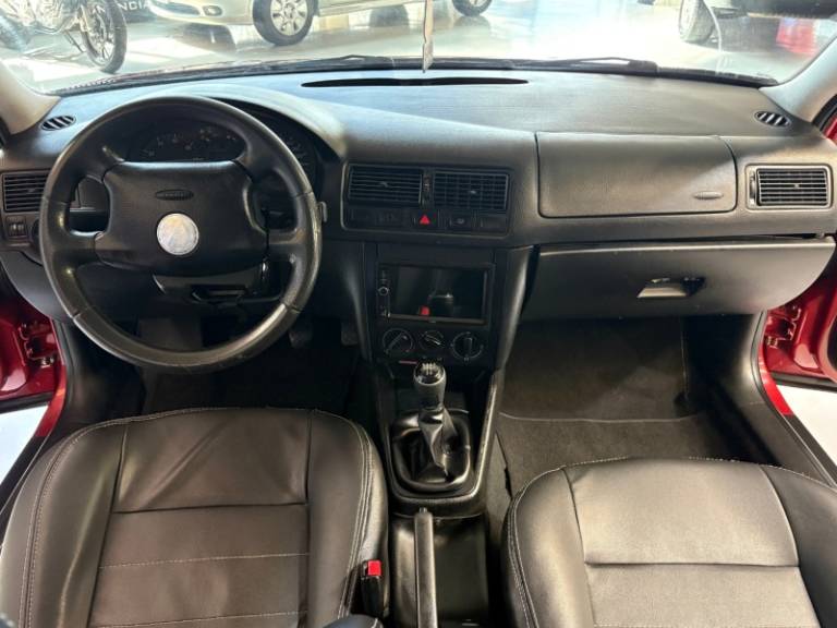 VOLKSWAGEN - GOLF - 1999/2000 - Vermelha - R$ 23.900,00