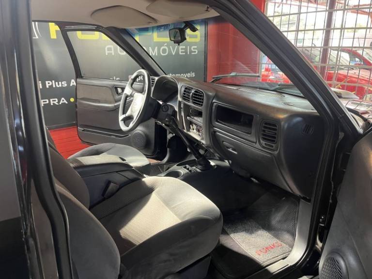 CHEVROLET - S10 - 2010/2011 - Preta - R$ 69.900,00