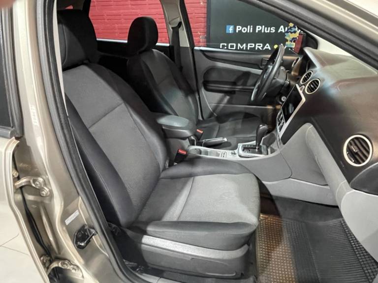 FORD - FOCUS - 2009/2009 - Prata - R$ 36.900,00