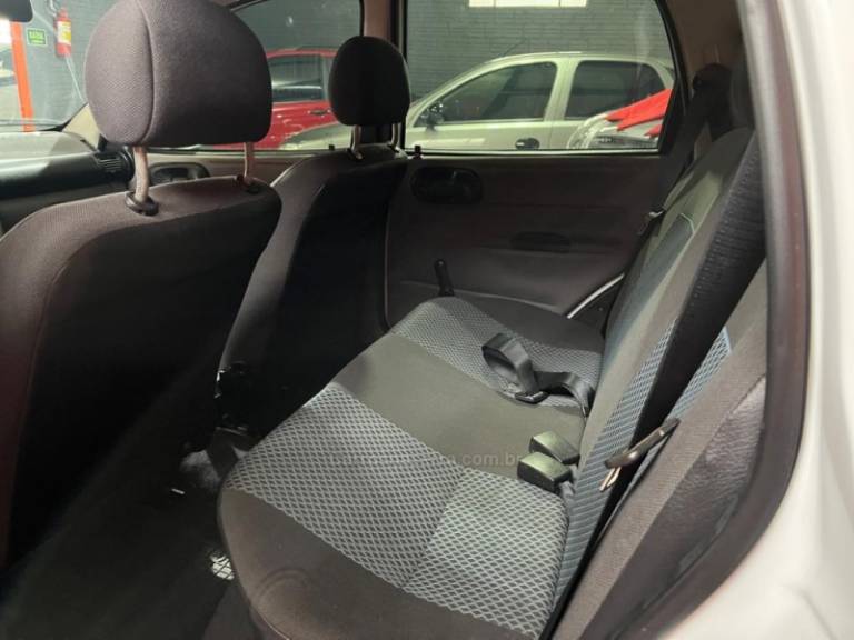 CHEVROLET - CLASSIC - 2011/2012 - Branca - R$ 23.900,00