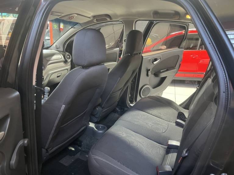 FIAT - GRAND SIENA - 2012/2012 - Preta - R$ 37.900,00