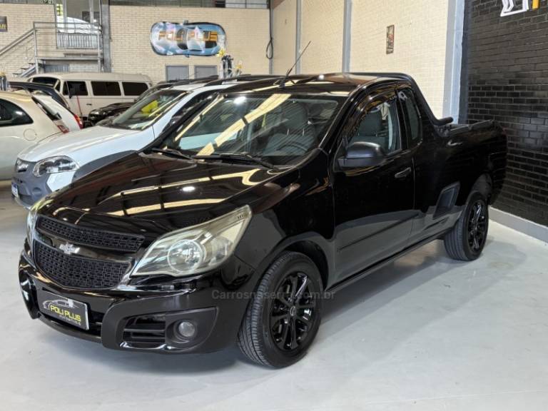 CHEVROLET - MONTANA - 2013/2013 - Preta - R$ 43.900,00