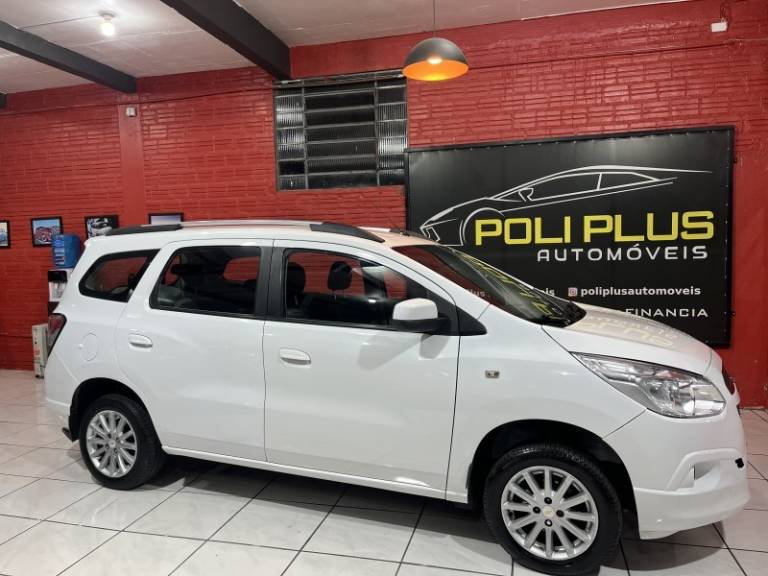 CHEVROLET - SPIN - 2013/2014 - Branca - R$ 46.900,00